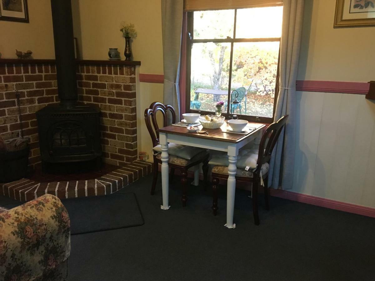 Secrets Hideaway Bed & Breakfast Блекхийт Екстериор снимка