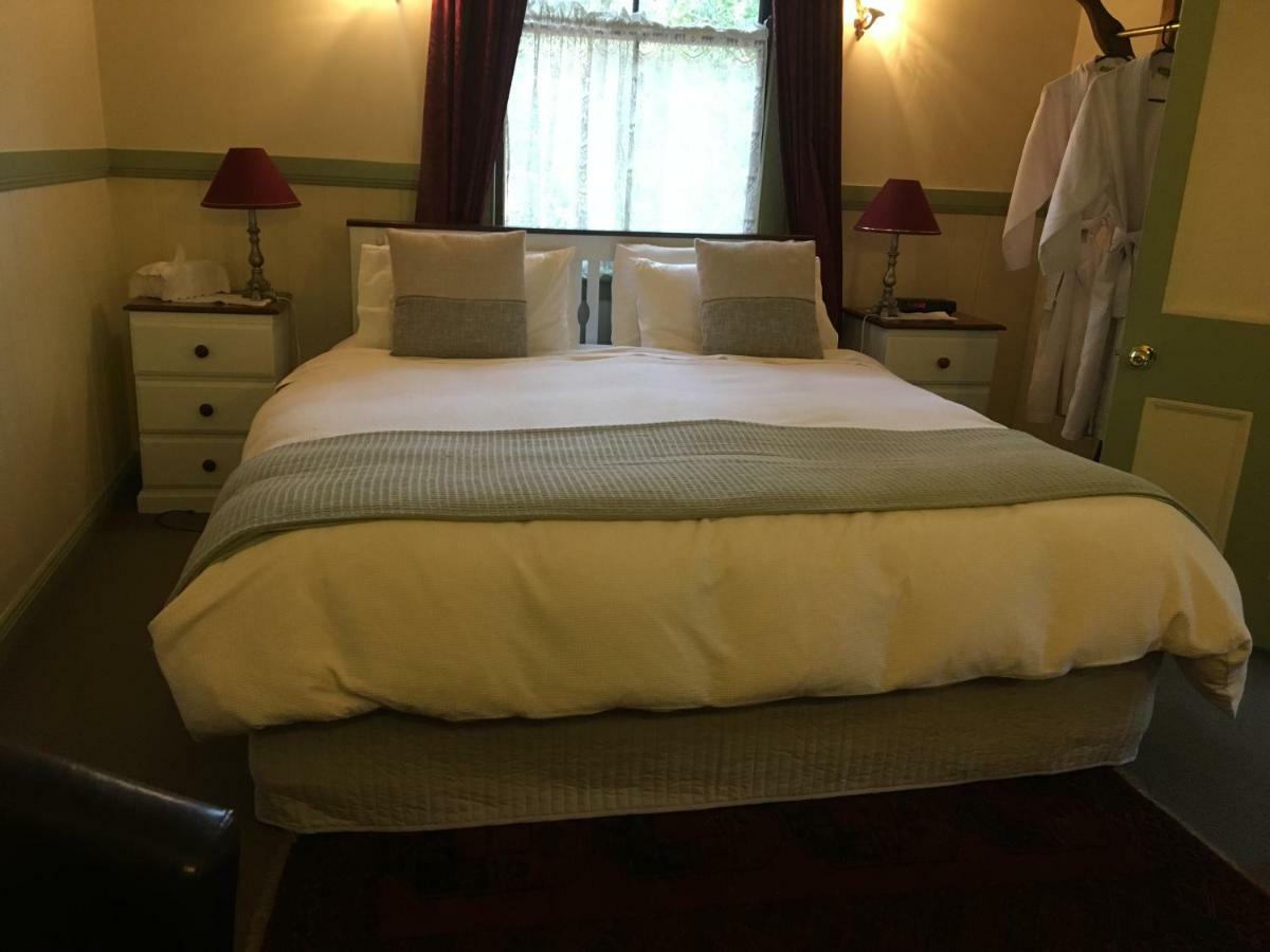 Secrets Hideaway Bed & Breakfast Блекхийт Екстериор снимка