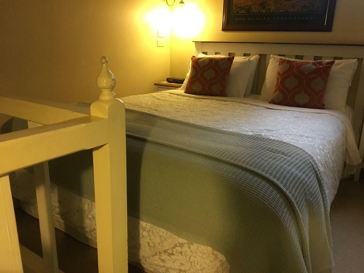 Secrets Hideaway Bed & Breakfast Блекхийт Екстериор снимка