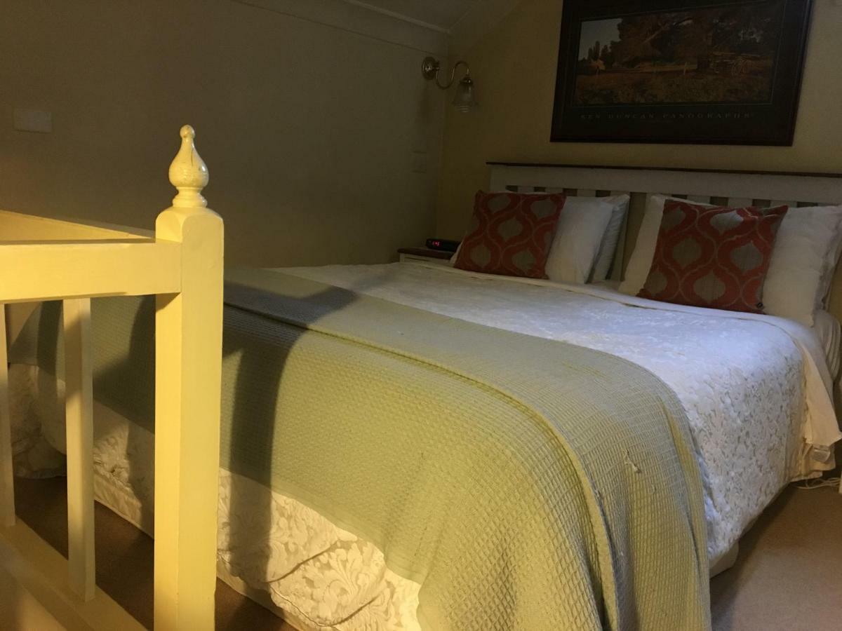 Secrets Hideaway Bed & Breakfast Блекхийт Екстериор снимка