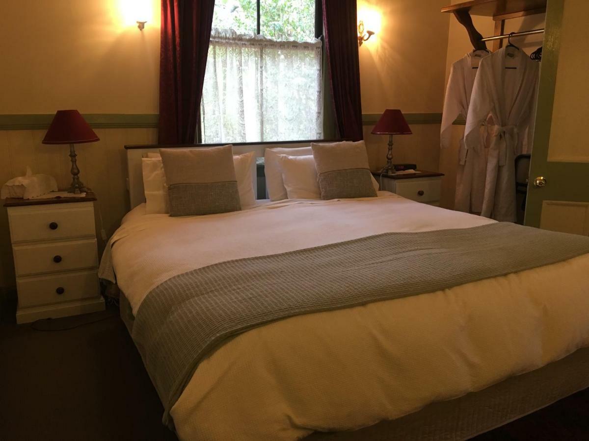 Secrets Hideaway Bed & Breakfast Блекхийт Екстериор снимка